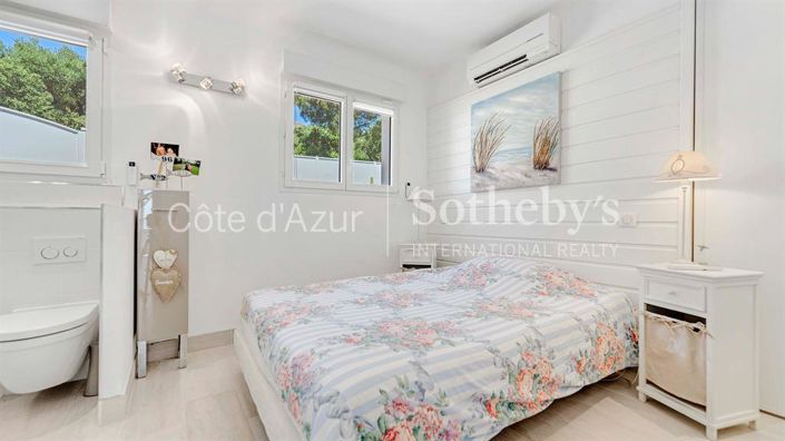 Image No.11-4 Bed Property for sale