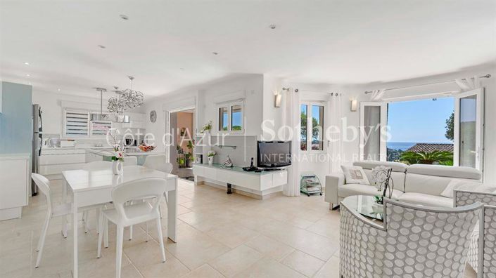 Image No.4-4 Bed Property for sale