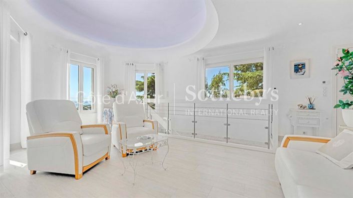 Image No.7-4 Bed Property for sale