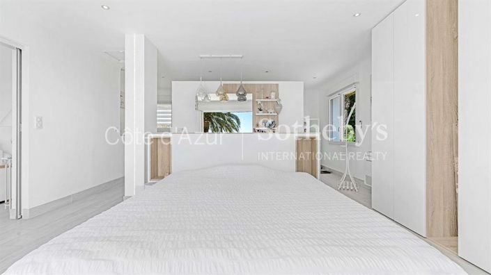 Image No.8-4 Bed Property for sale