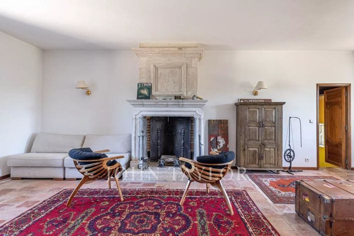 Image No.10-5 Bed House for sale