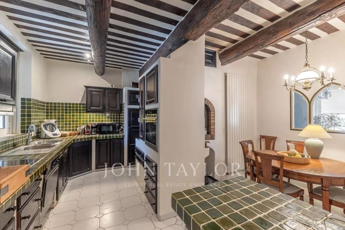 Image No.6-5 Bed House for sale