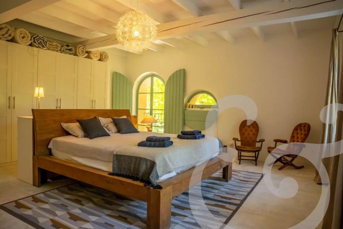 Image No.18-5 Bed House for sale