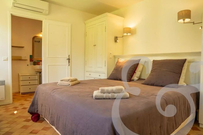 Image No.21-5 Bed House for sale