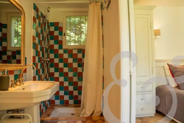 Image No.22-5 Bed House for sale