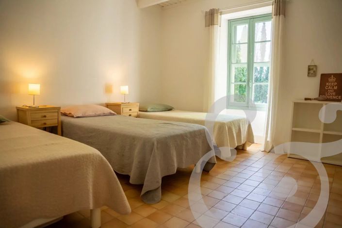 Image No.25-5 Bed House for sale