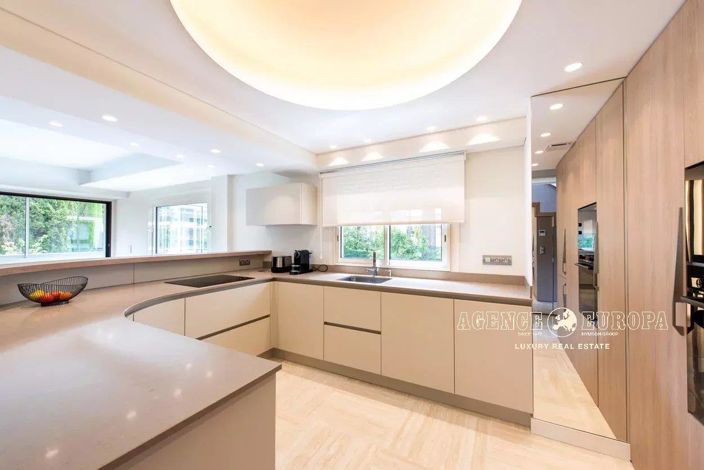 Image No.8-3 Bed Apartment for sale