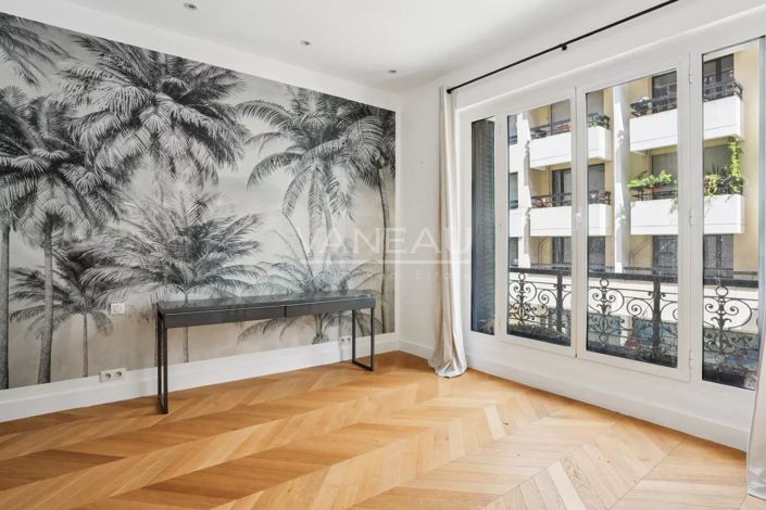 Image No.6-5 Bed House for sale