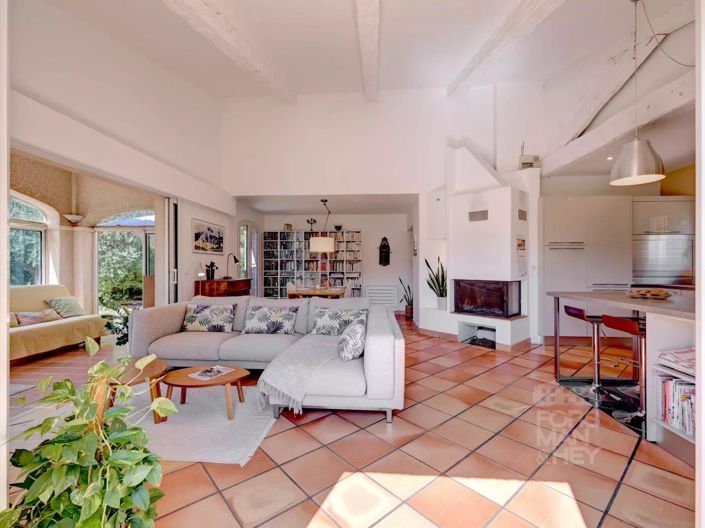 Image No.3-4 Bed House for sale