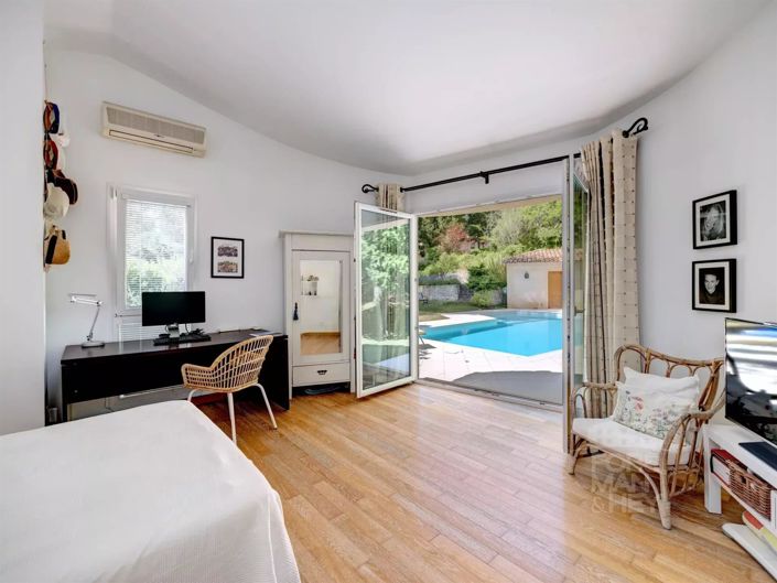 Image No.6-4 Bed House for sale