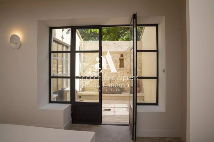 Image No.11-5 Bed House for sale