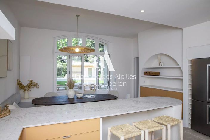 Image No.6-5 Bed House for sale