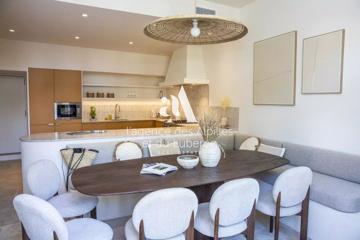 Image No.7-5 Bed House for sale