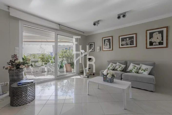 Image No.18-3 Bed Apartment for sale