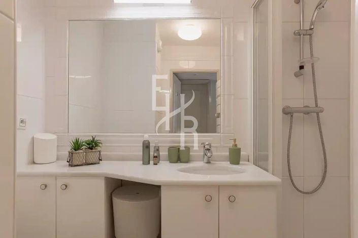 Image No.24-3 Bed Apartment for sale