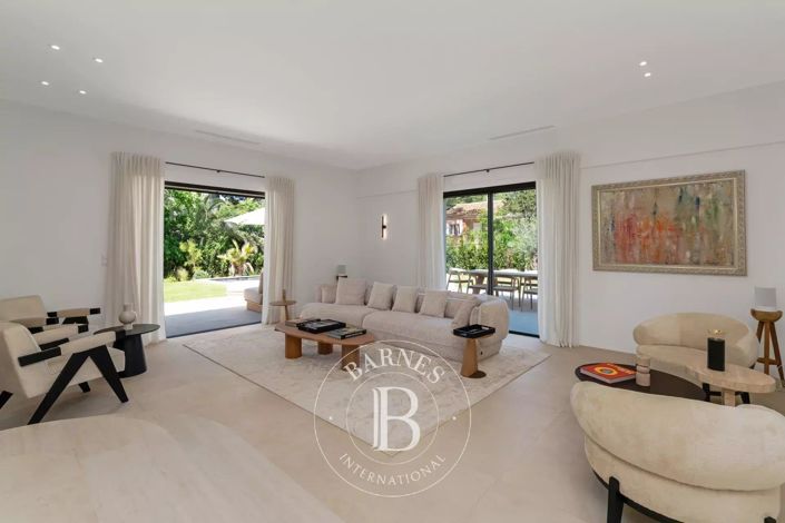 Image No.5-5 Bed House for sale