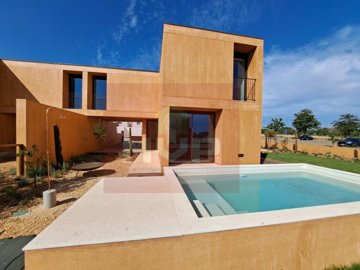 1 - Loule, House