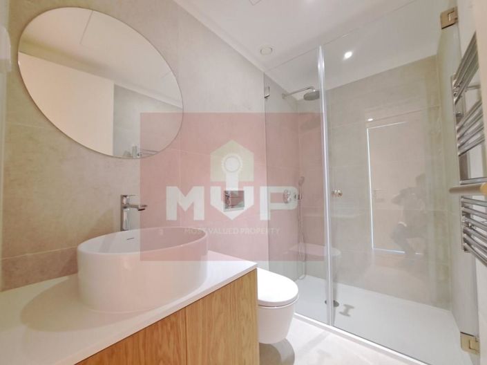 Image No.11-3 Bed House for sale