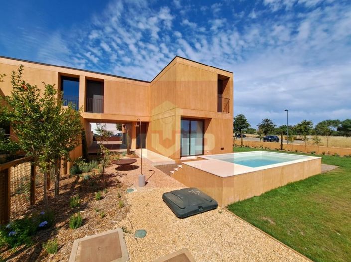 Image No.13-3 Bed House for sale