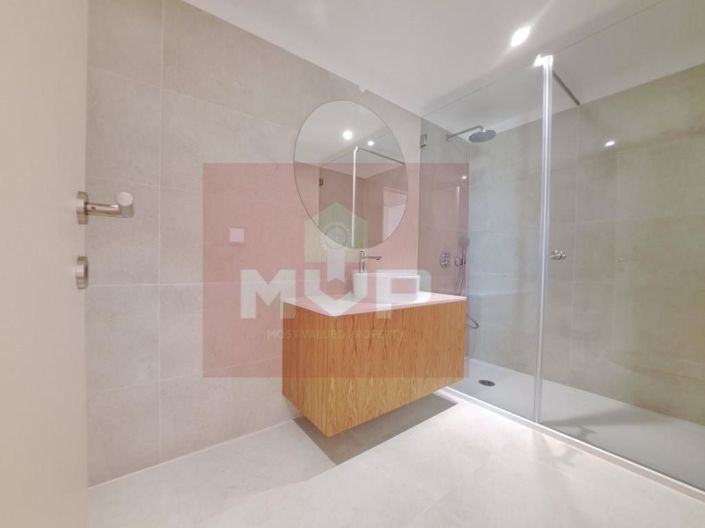 Image No.17-3 Bed House for sale