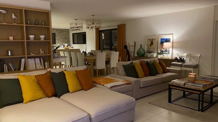 Image No.10-3 Bed House for sale