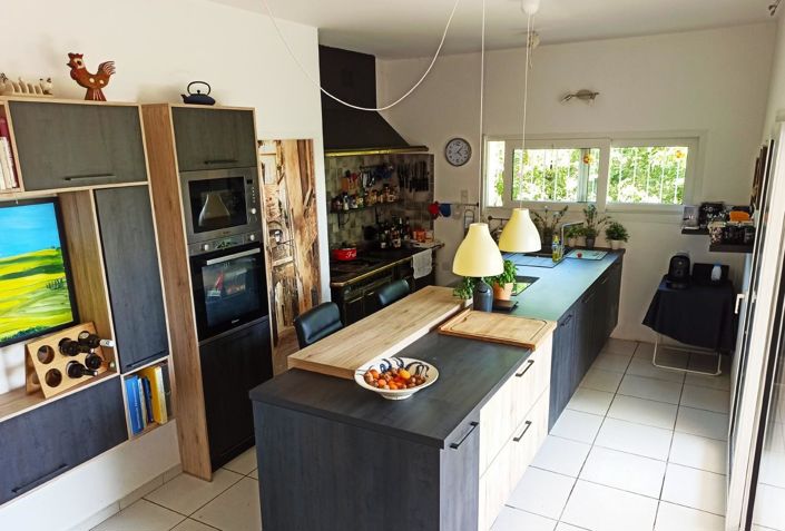 Image No.6-7 Bed House for sale