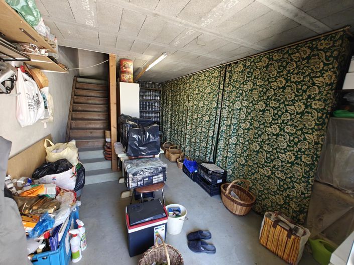 Image No.11-5 Bed House for sale