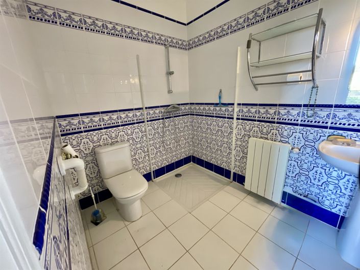 Image No.17-4 Bed House for sale