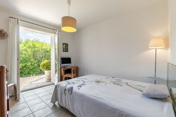 Image No.9-4 Bed House for sale