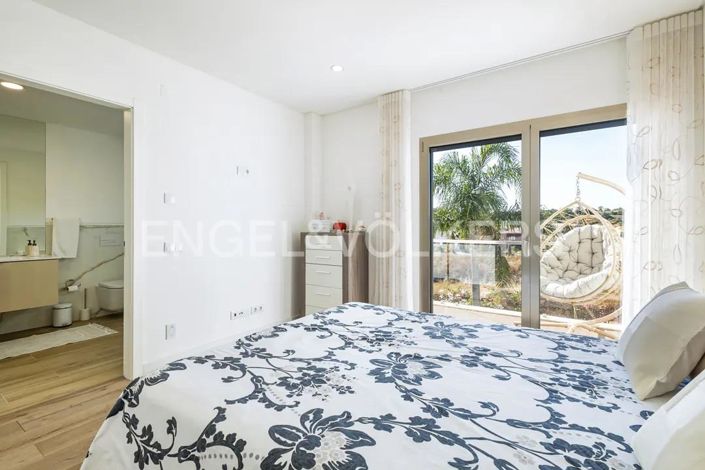 Image No.12-3 Bed House for sale