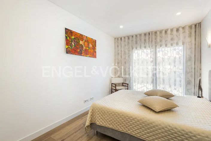 Image No.17-3 Bed House for sale