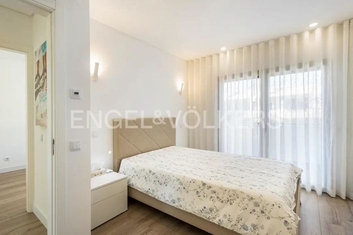 Image No.19-3 Bed House for sale