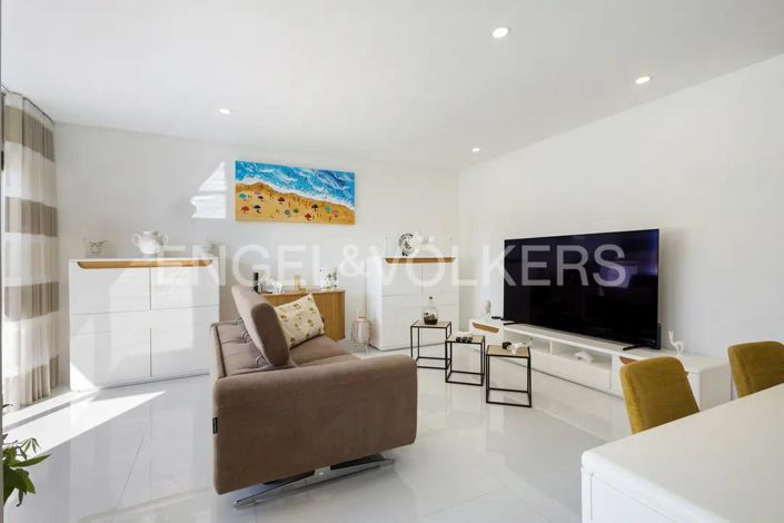 Image No.6-3 Bed House for sale