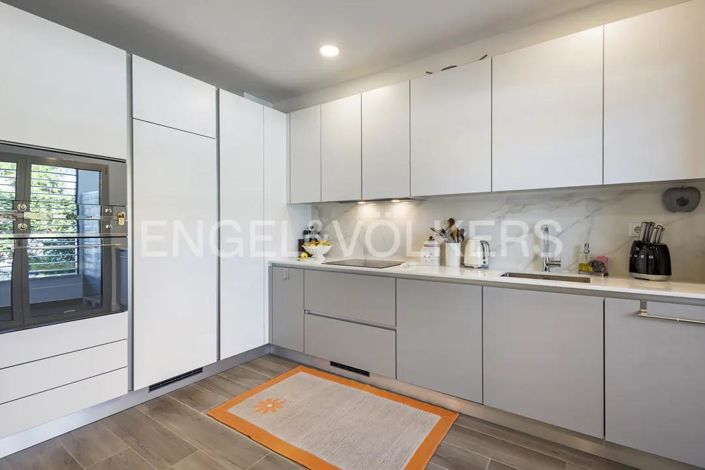 Image No.8-3 Bed House for sale