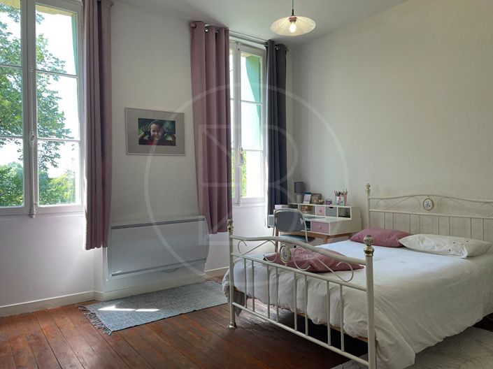 Image No.10-4 Bed House for sale