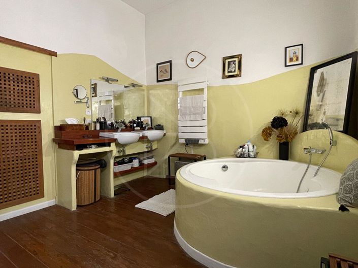 Image No.12-4 Bed House for sale