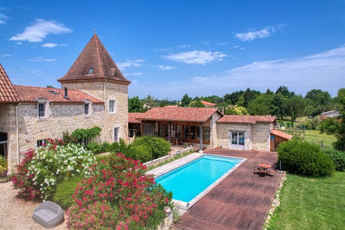 Image No.8-6 Bed House for sale