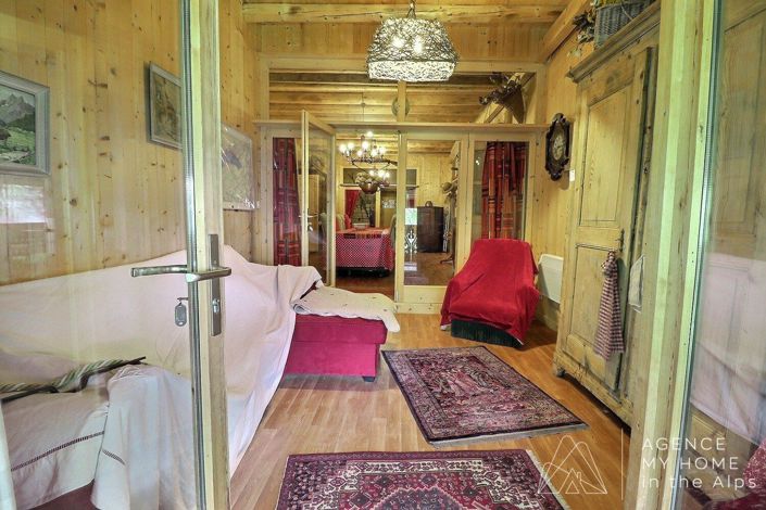 Image No.10-3 Bed House for sale