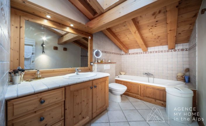 Image No.16-4 Bed House for sale