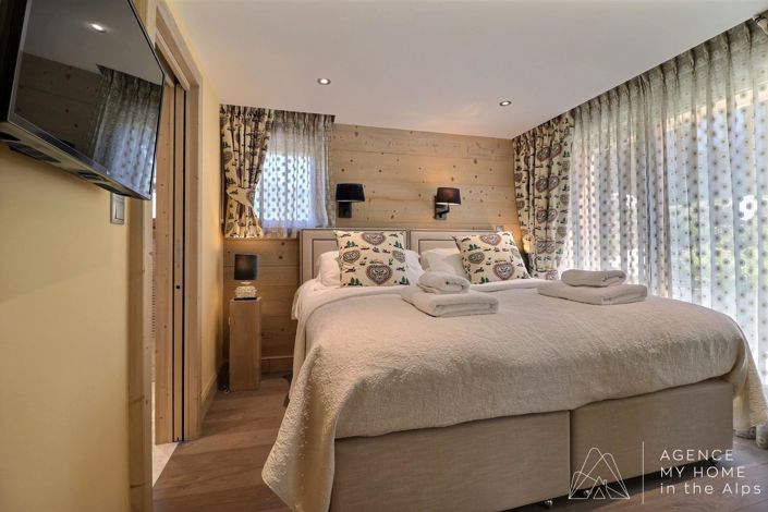 Image No.13-6 Bed Property for sale