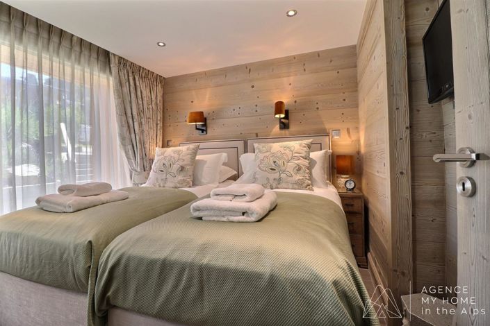 Image No.14-6 Bed Property for sale