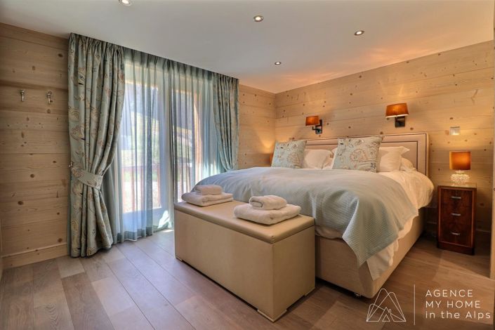 Image No.15-6 Bed Property for sale