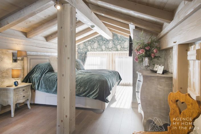 Image No.17-6 Bed Property for sale