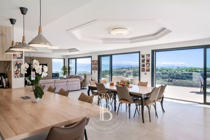 Image No.4-4 Bed House for sale