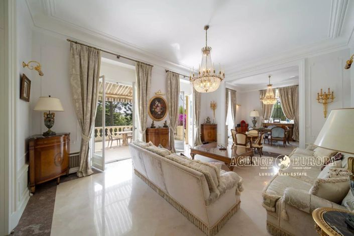 Image No.10-9 Bed House for sale