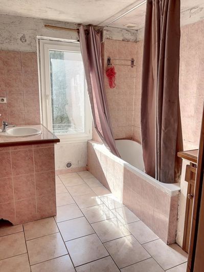 Image No.8-4 Bed House for sale