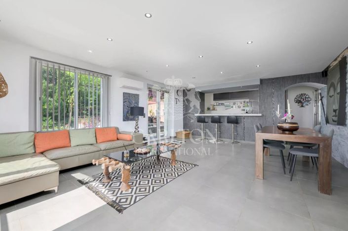 Image No.20-2 Bed Apartment for sale