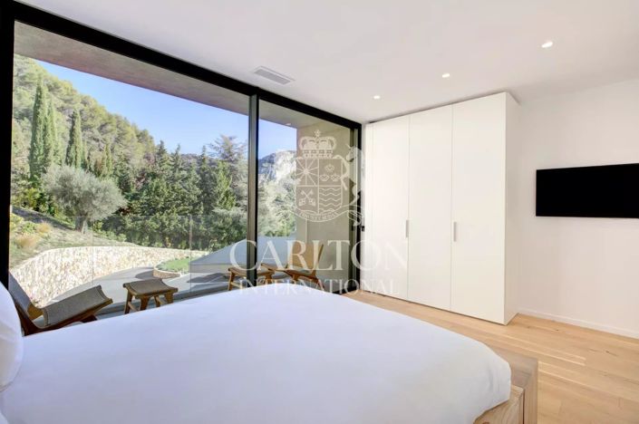 Image No.17-5 Bed House for sale