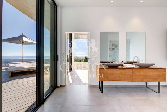 Image No.22-5 Bed House for sale