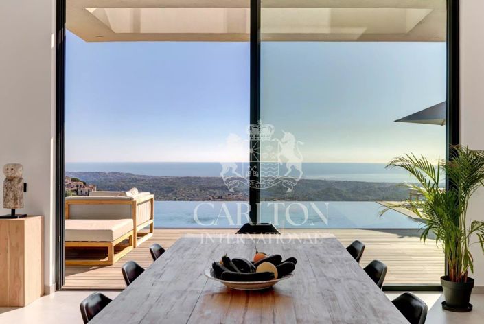 Image No.8-5 Bed House for sale